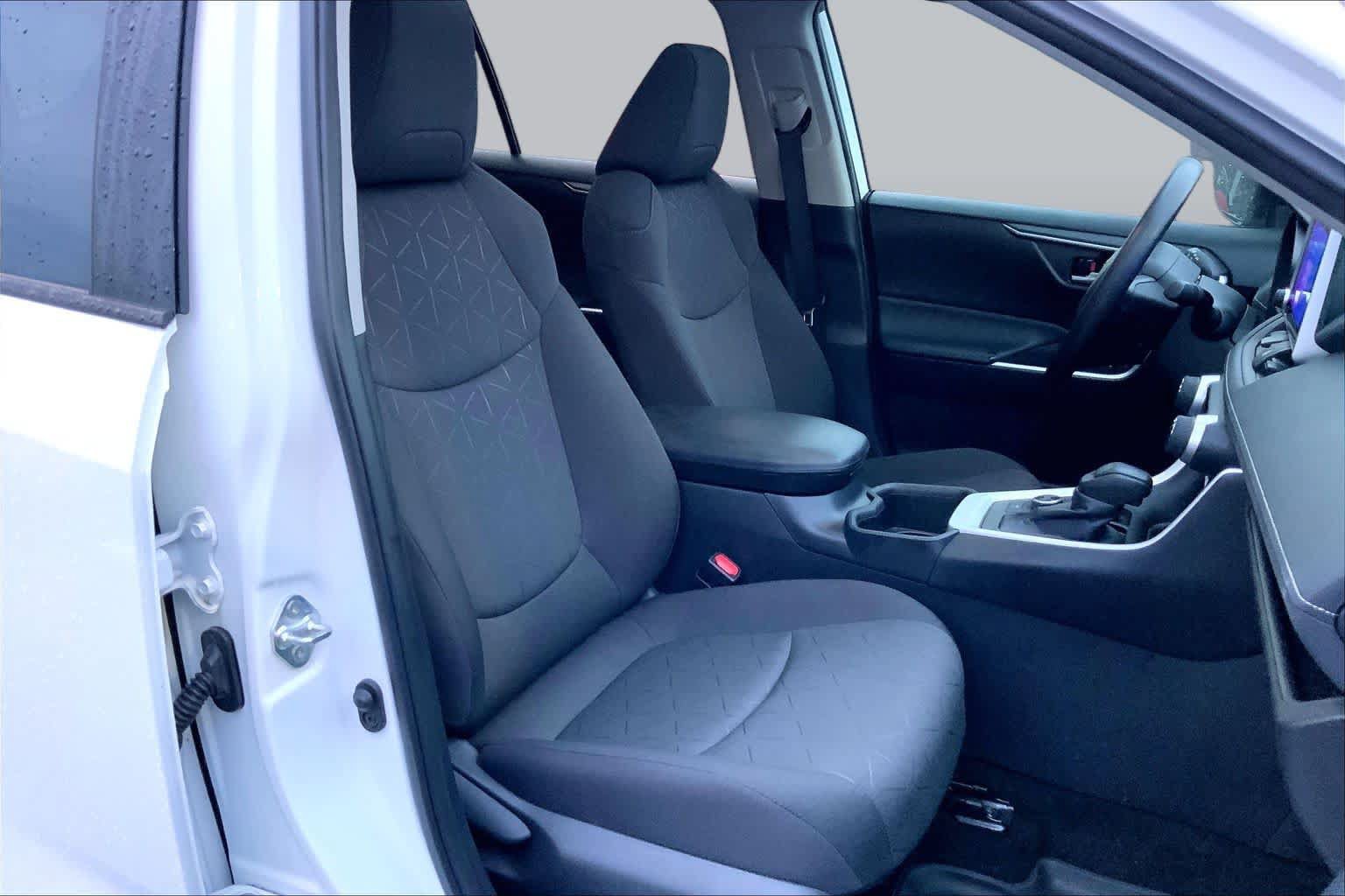 Used 2024 Toyota RAV4 XLE w/ Convenience Package AWD/4WD image 8