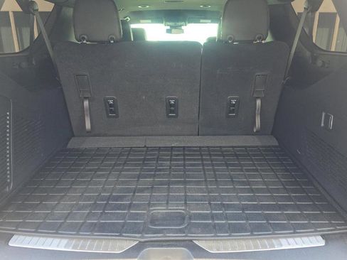 Used 2025 Chevrolet Suburban RST AWD/4WD image 15