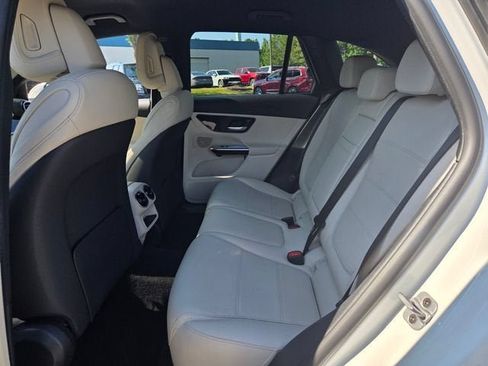 Used 2025 Mercedes-Benz GLC 300 image 10