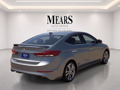 Used 2017 Hyundai Elantra Limited w/ Limited Tech Package 08 FWD image 5