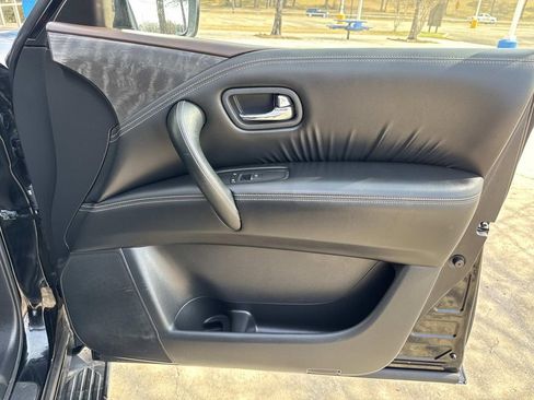 Used 2022 Nissan Armada Platinum w/ Captain's Chairs Package RWD image 11