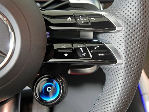 Certified 2026 Mercedes-Benz GLC 43 AMG 4MATIC image 18