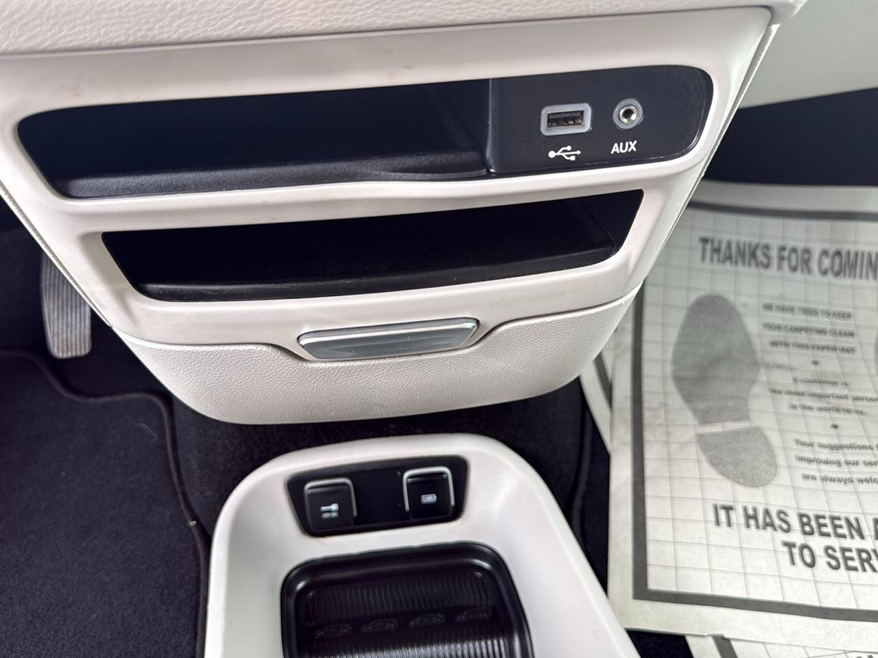 Used 2020 Chrysler Pacifica Touring-L FWD image 25