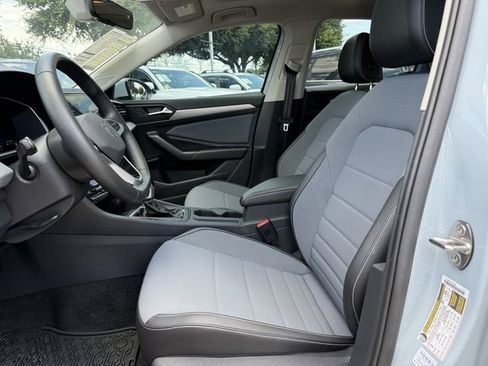 Used 2026 Volkswagen Jetta SE FWD image 23
