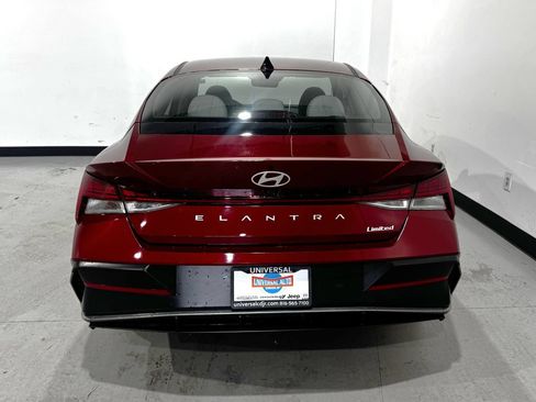 Used 2025 Hyundai Elantra Limited FWD image 24