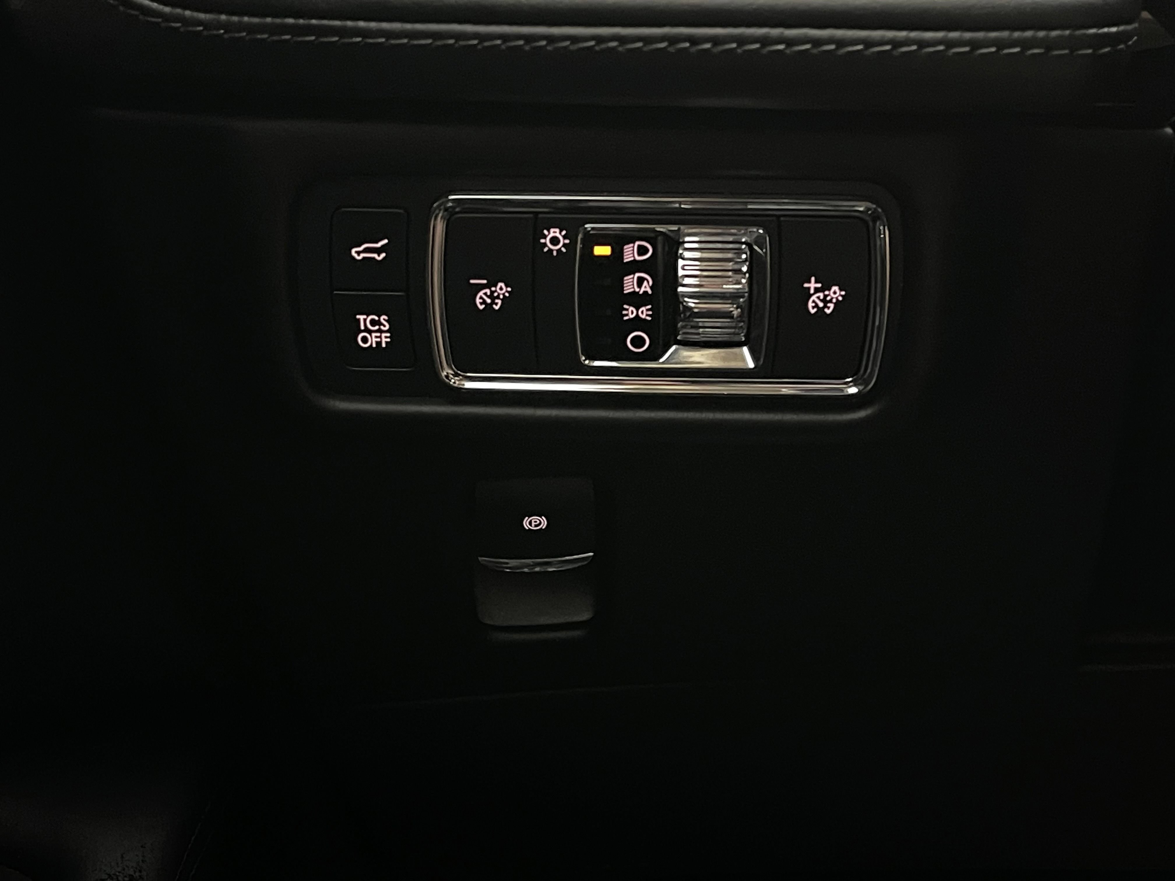 Used 2022 Lincoln Nautilus Reserve FWD image 25