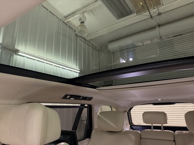 Certified 2024 Land Rover Range Rover Long Wheelbase Autobiography AWD/4WD image 34