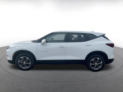 Used 2025 Chevrolet Blazer LT image 9