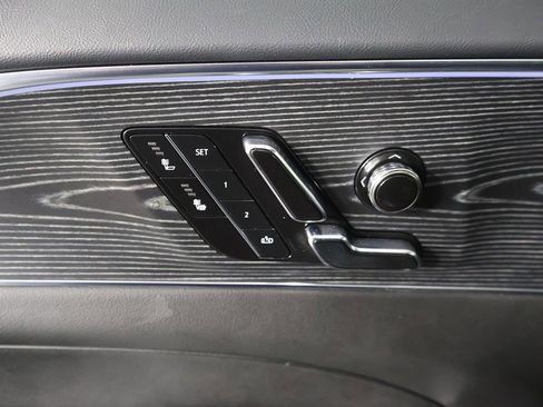 Used 2024 Cadillac Lyriq Luxury RWD image 36