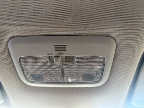 Used 2019 Toyota Corolla LE image 22