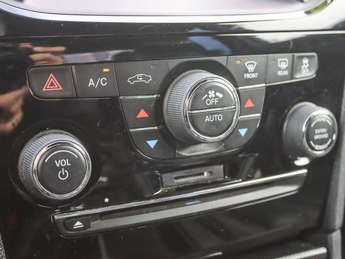 Used 2014 Chrysler 300 S image 27