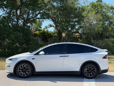 Used 2022 Tesla Model X AWD/4WD image 2