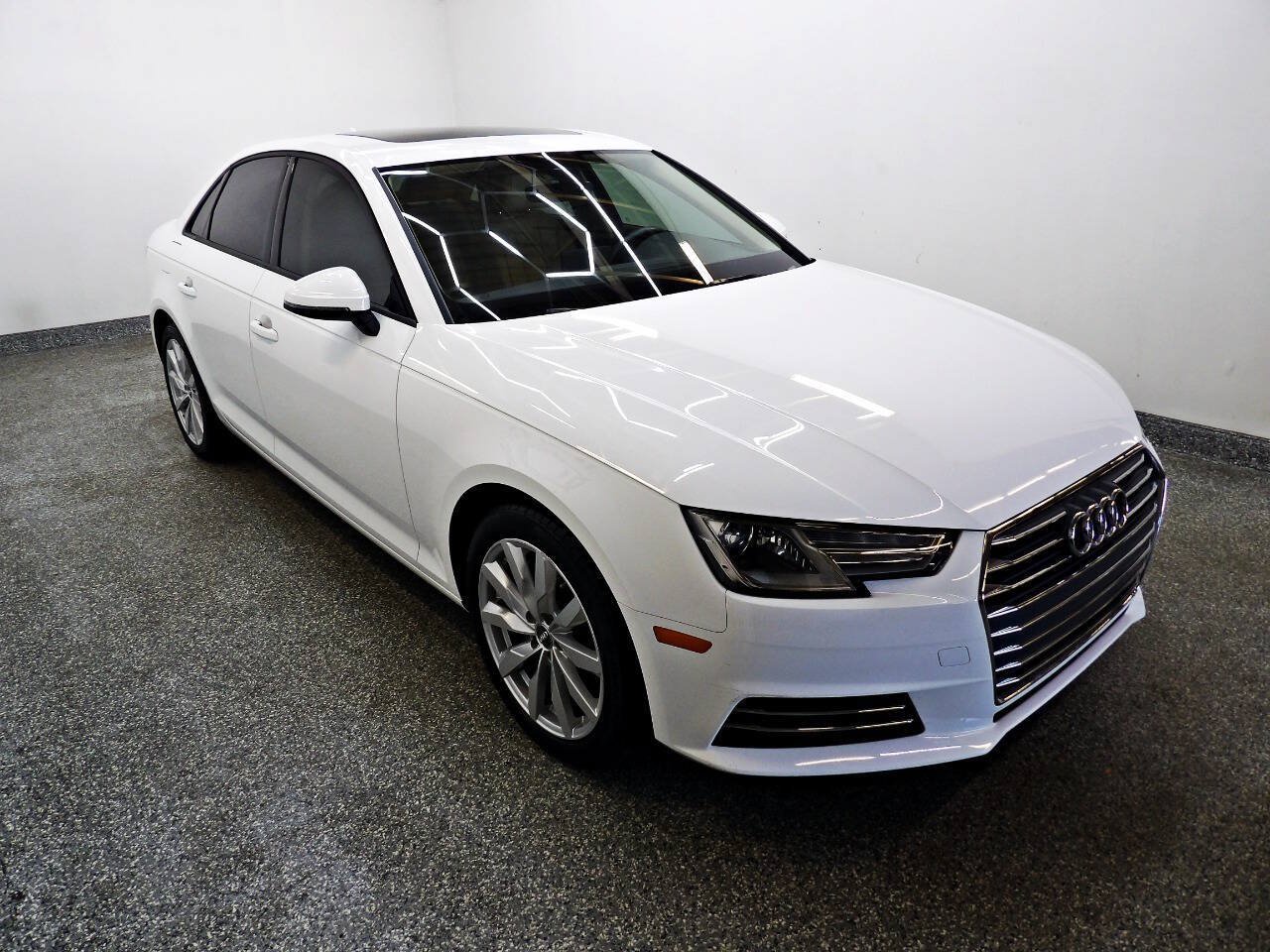 Used 2017 Audi A4 2.0T Premium FWD image 3