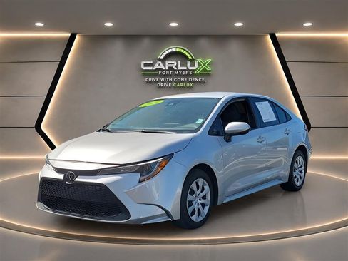 Used 2021 Toyota Corolla LE FWD image 3
