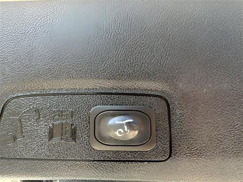 Used 2019 Lincoln MKC Select w/ Select Plus Package image 11