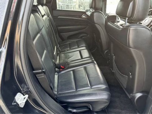 Used 2015 Jeep Grand Cherokee Overland w/ Advanced Technology Group AWD/4WD image 7