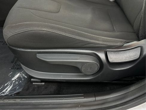 Used 2024 Hyundai Elantra SEL FWD image 24