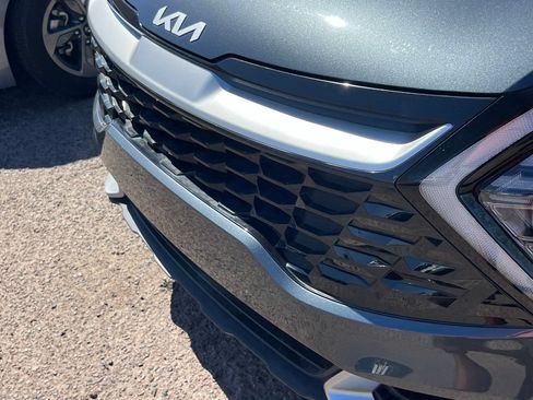 Used 2025 Kia Sportage EX FWD image 11