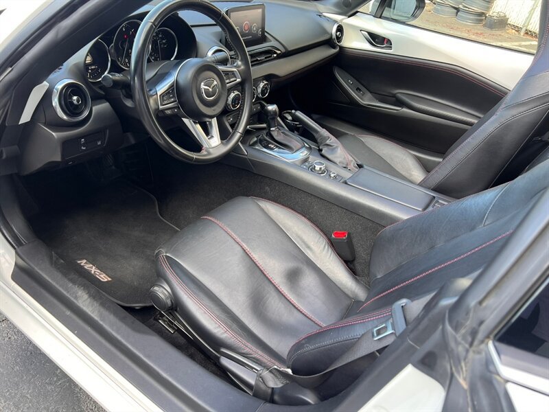Used 2018 MAZDA MX-5 Miata RF Grand Touring RWD image 15