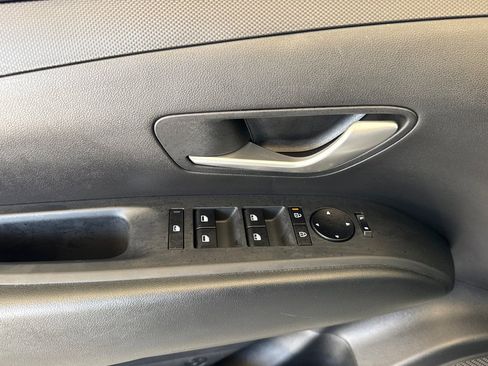 Used 2025 Hyundai Tucson SEL FWD image 12