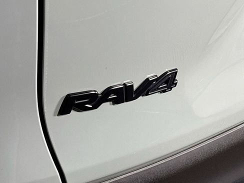 Used 2021 Toyota RAV4 XLE w/ Carpet Mat Package (TMS) image 23