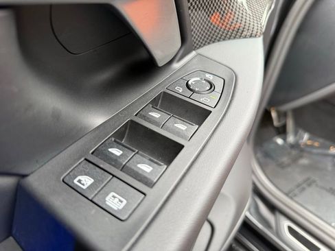 Used 2025 BMW M5 w/ Executive Package image 19