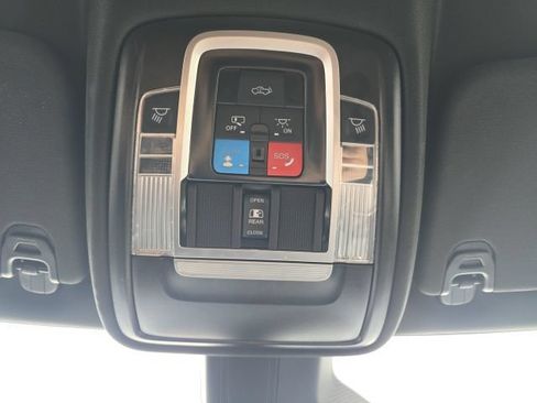 Used 2025 RAM 1500 Laramie AWD/4WD image 21