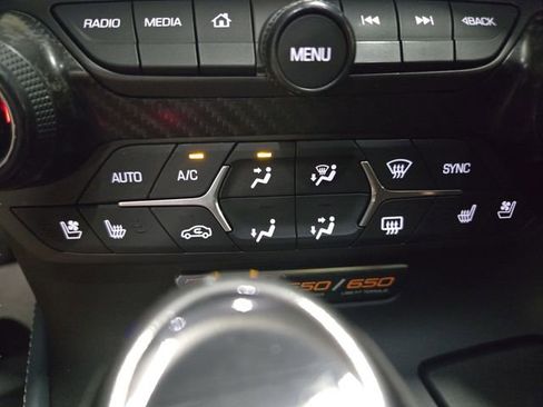 Used 2016 Chevrolet Corvette Z06 w/ 3LZ Preferred Equipment Group RWD image 24