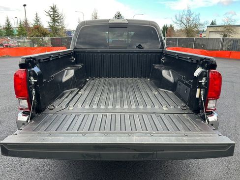Used 2021 Toyota Tacoma SR5 AWD/4WD image 24