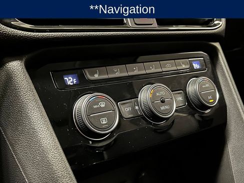 Used 2022 Volkswagen Taos SEL w/ Panoramic Sunroof Package FWD image 13