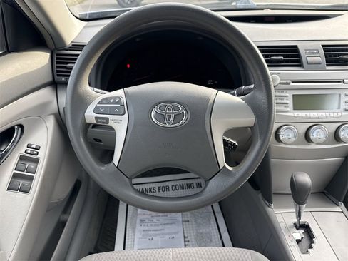 Used 2011 Toyota Camry LE image 11