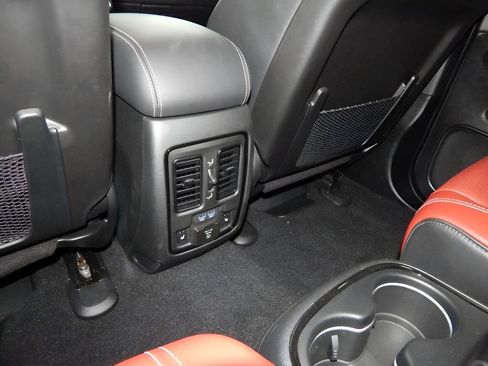 Used 2023 Dodge Durango SRT AWD/4WD image 33