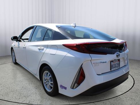 Used 2018 Toyota Prius Prime Plus image 6