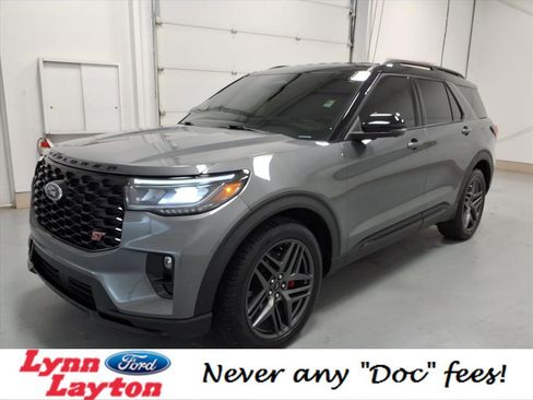 Used 2025 Ford Explorer ST image 7