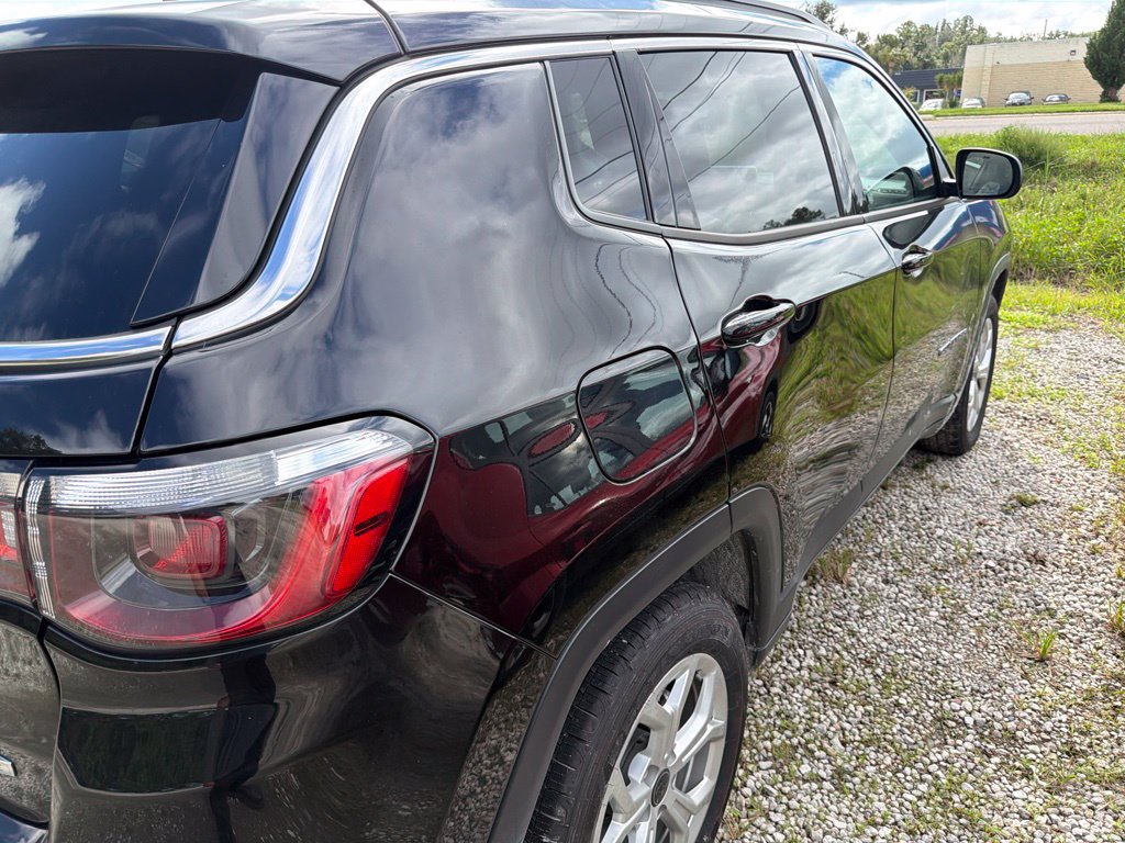 Used 2025 Jeep Compass Latitude AWD/4WD image 8