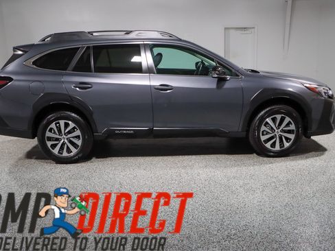 Used 2024 Subaru Outback Premium AWD/4WD image 6