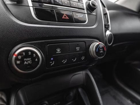 Used 2011 Hyundai Tucson GLS FWD image 18