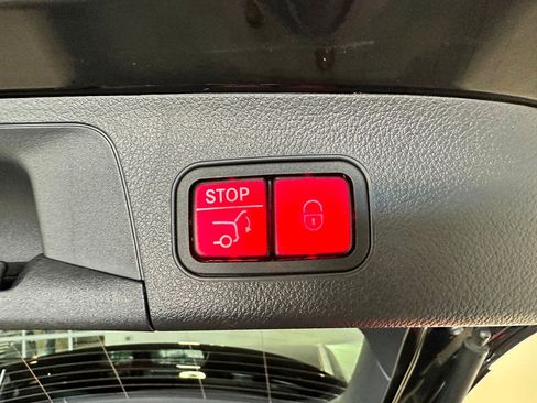 Certified 2023 Mercedes-Benz GLA 250 4MATIC image 32