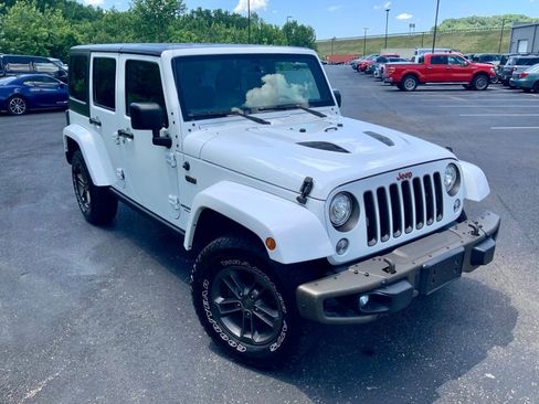 Used 2017 Jeep Wrangler Unlimited Sahara AWD/4WD image 2