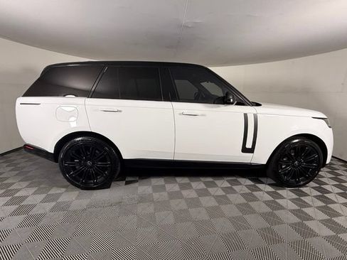 Used 2025 Land Rover Range Rover SE AWD/4WD image 8