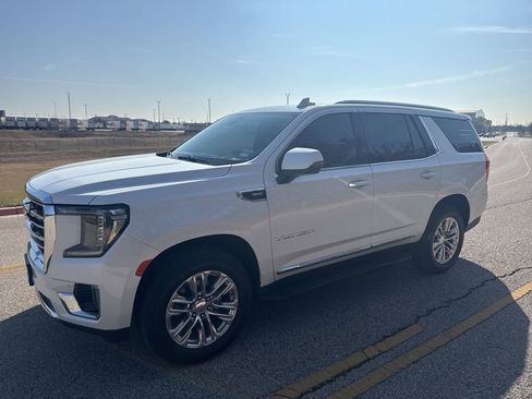 Used 2022 GMC Yukon SLT w/ SLT Luxury Package image 1