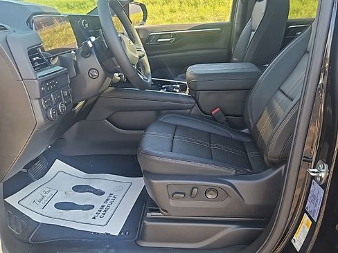 New 2026 Chevrolet Suburban High Country AWD/4WD image 10