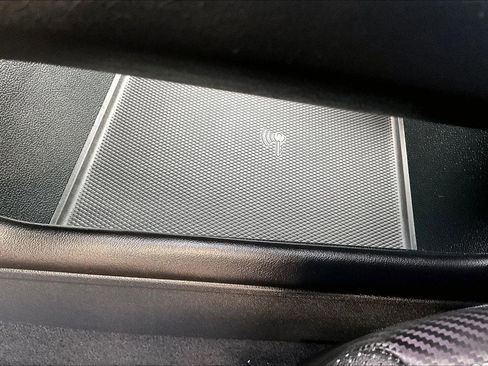 Used 2025 Volkswagen Atlas Cross Sport SE image 34