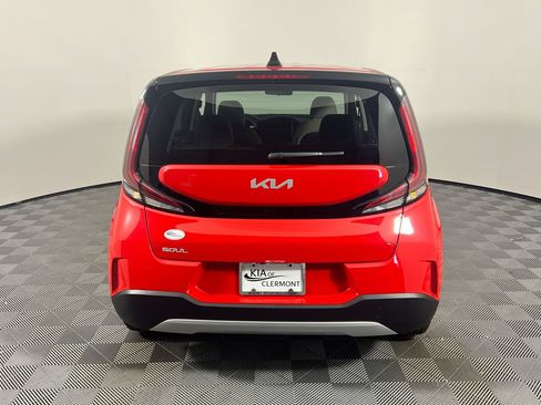 Used 2022 Kia Soul LX FWD image 4