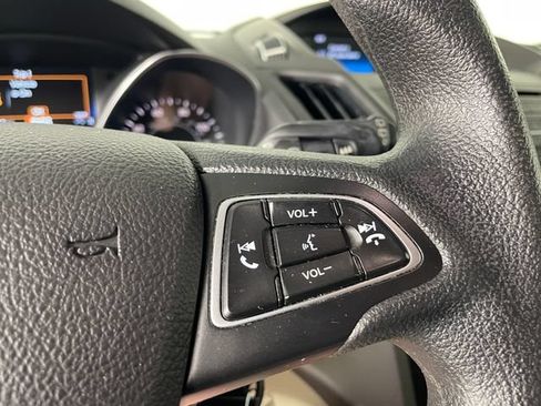 Used 2018 Ford Escape SE FWD image 11