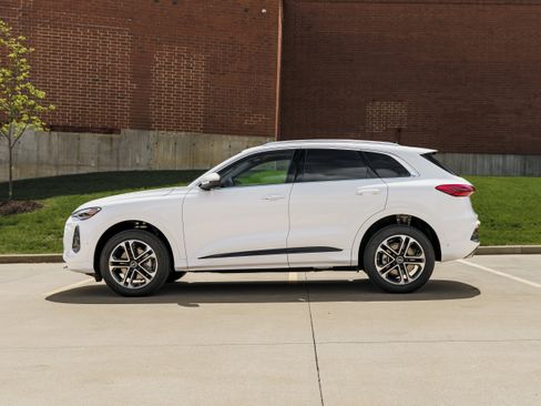 New 2026 Audi Q5 Premium image 6