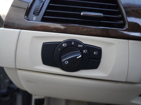 Used 2009 BMW 328i Convertible image 23