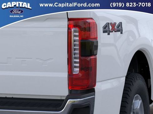 New 2026 Ford F250 XLT w/ XLT Premium Package AWD/4WD image 21