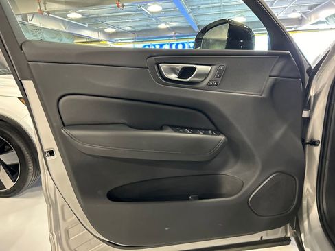 Certified 2024 Volvo XC60 B5 Core w/ Protection Package Premier AWD/4WD image 9