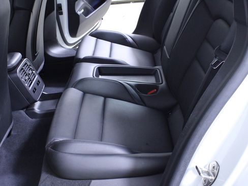 Used 2020 Porsche Taycan Turbo image 12